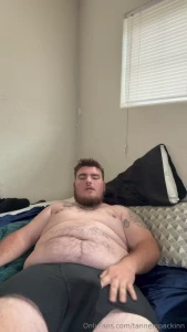 Mm i love playing with my hard country cock like and comment if you