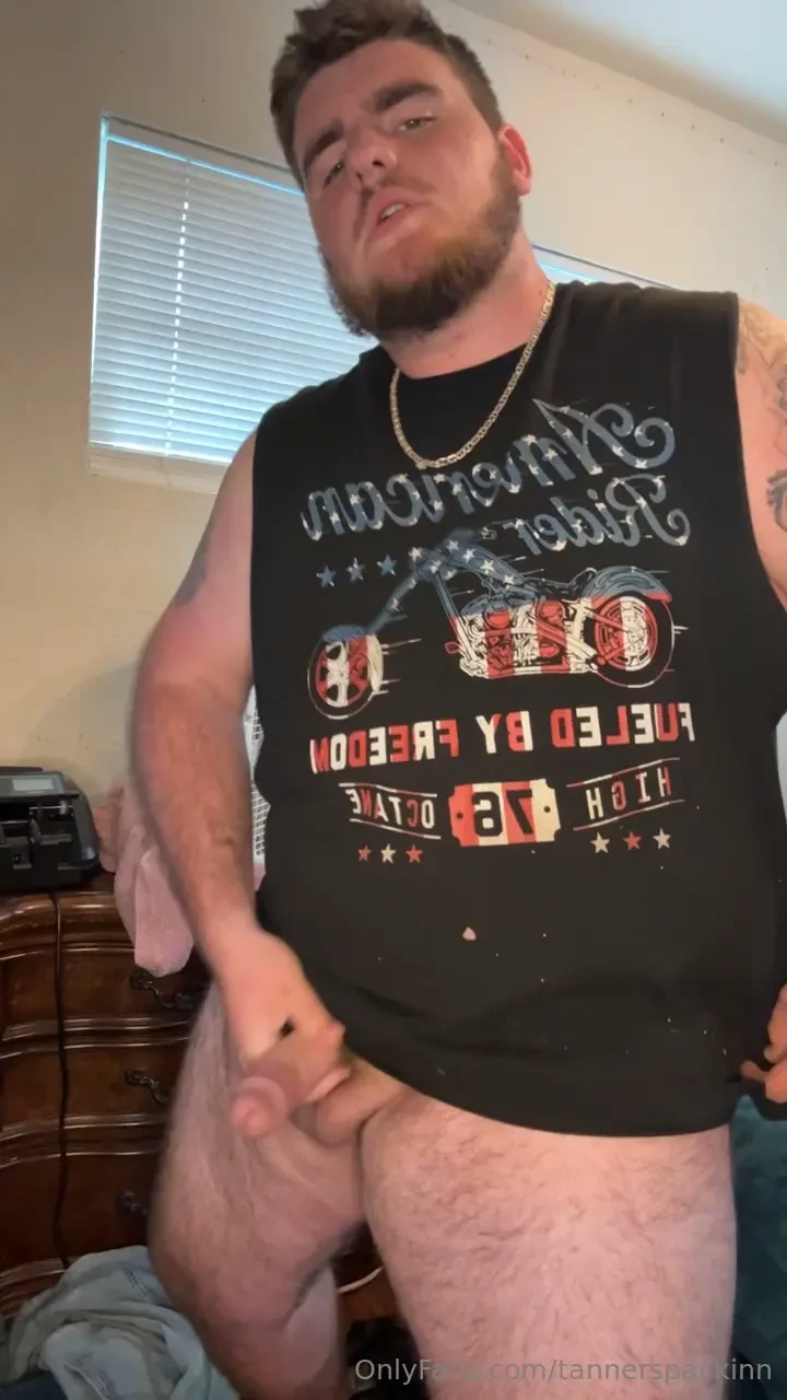 Come stroke it for me like and comment if you would get on ur knees 