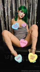 If you took a clown girl to a fancy dinner date for vday