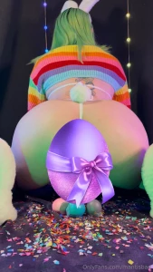 Gotta smash a few confetti eggs with my ass to make a celebration