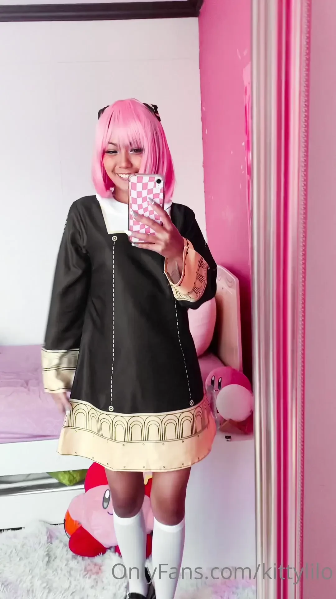 Does my pink hair make my ass look fat 