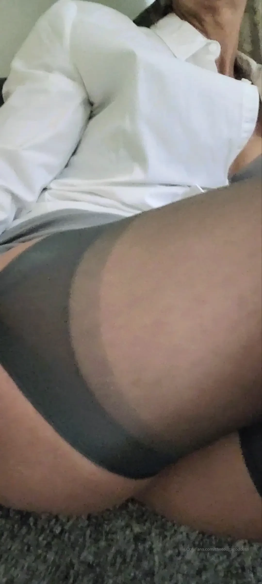 Miss likes you watching her 