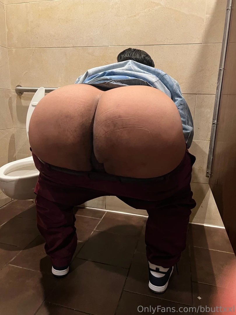 I love the way my cheeks and hole look in these pics part 4 