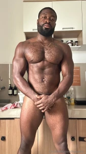 Wanna play a game guess what s behind my hands