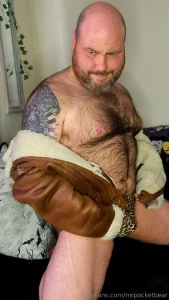 One bear vs 100 guys i d happily that all you guys have and i promise part 2