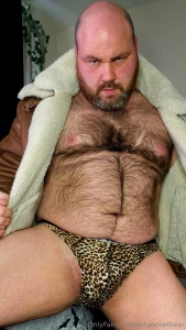 One bear vs 100 guys i d happily that all you guys have and i promise part 1