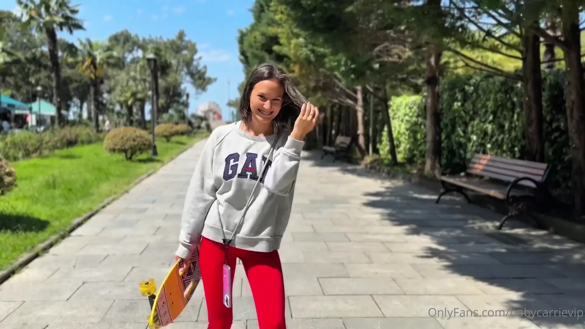 My first mini board wanna learn how to ride a skateboard just ask me 