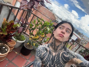 I love random pics in all of them i was too hot and wanting to fuck part 5