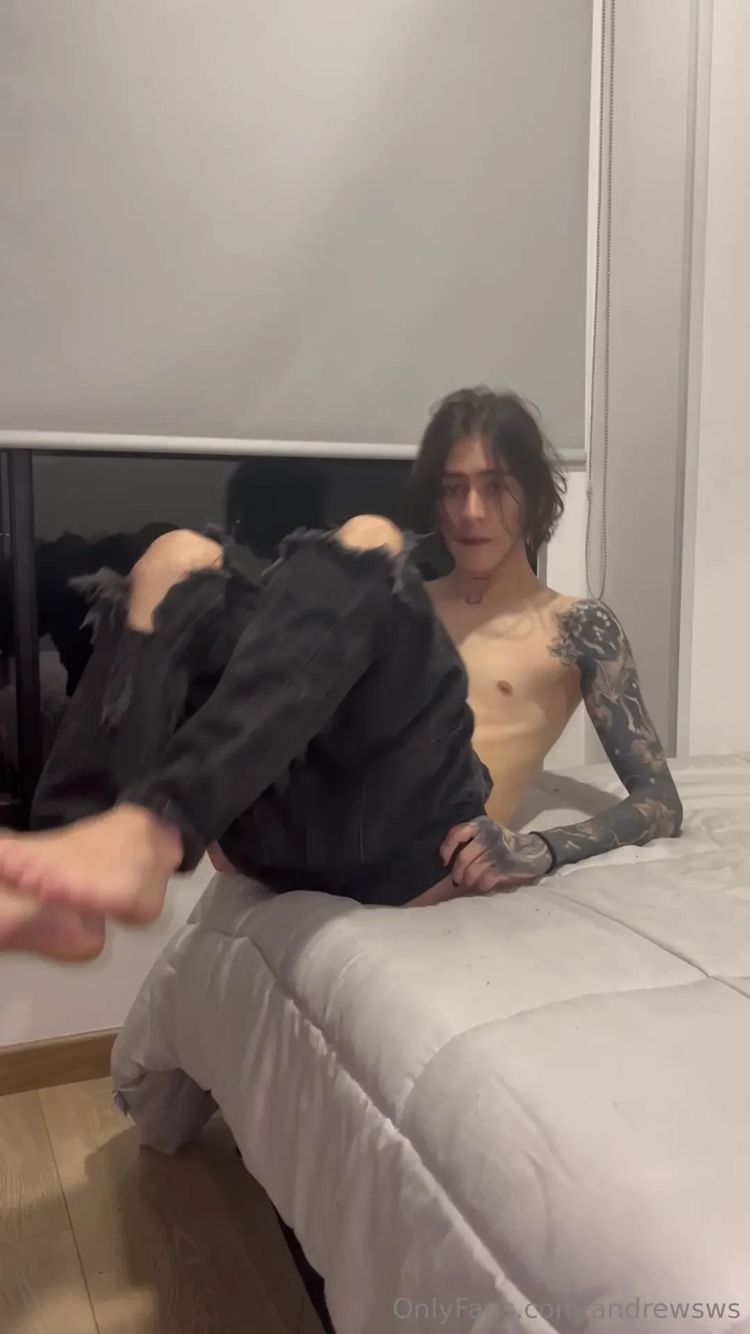 I love flirting to get fucked any of you want to fulfill that fantasy 