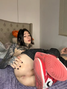 Who would like to fuck me with my red jordans someone please fuck me part 1
