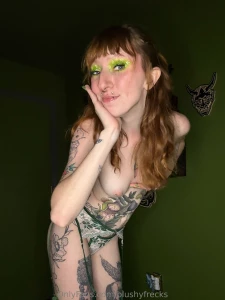 Have a lovely friday baes i ll be responding to messages tonight hehe