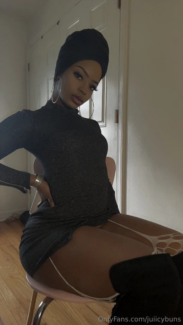O v e r f l o w good moaning my loves dm me for one on one time 