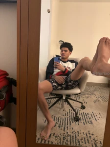 Hotel feet pics part 9