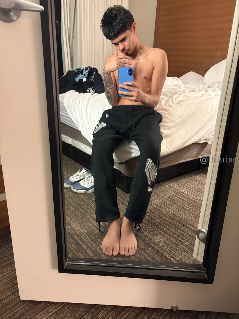 Woke up n took a pic of my feet part 5 