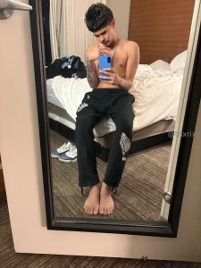 Woke up n took a pic of my feet