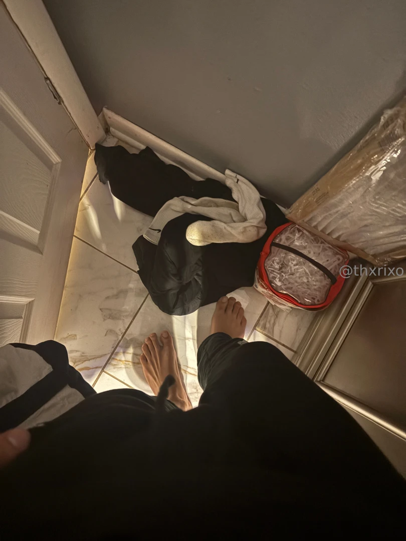 Trading feet pics with my homie thought id share them with u guys part 20 