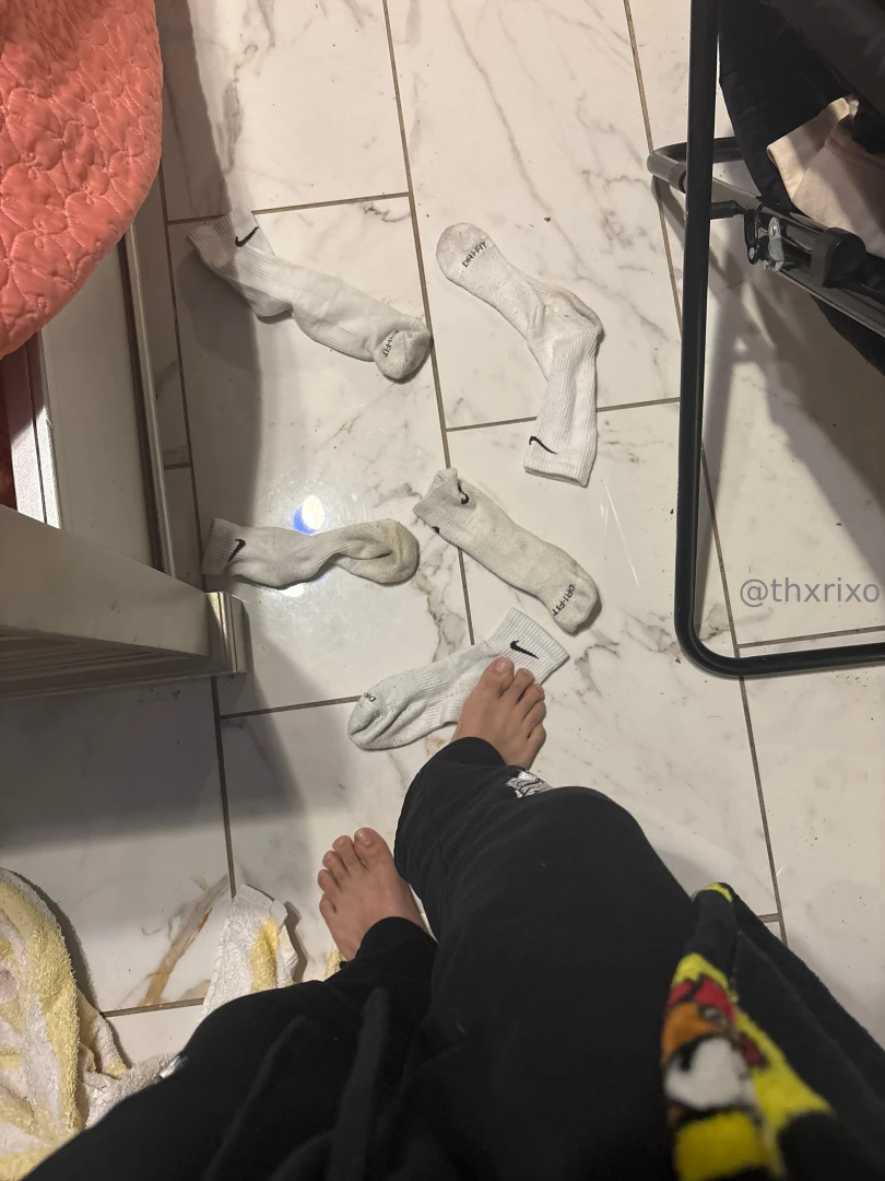 Trading feet pics with my homie thought id share them with u guys part 11 