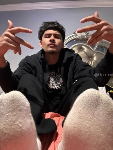 Trading feet pics with my homie thought id share them with u guys part 7