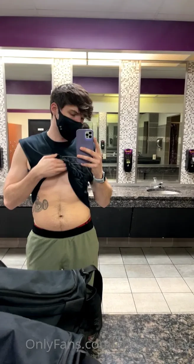 Who likes nip slips at the gym i know i do part 1 