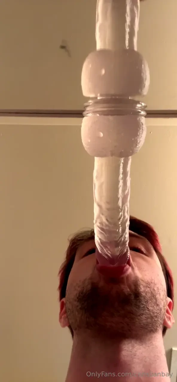 Sucking dick makes me so fucking hard who wants to suck me while i 