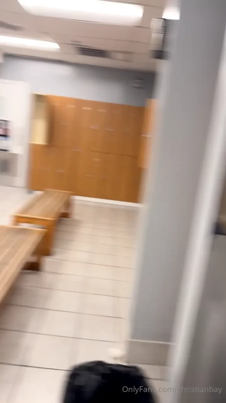 Gym progress vids who wants to get up under these sweaty balls 