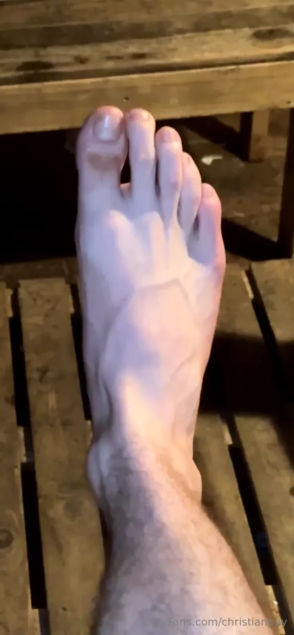 Who wants these sweaty dogs how about these sweaty pubes first cum 