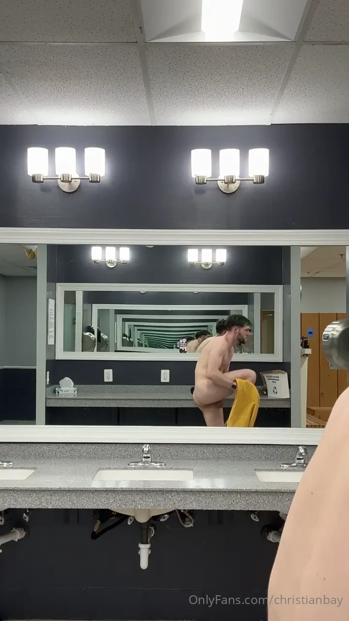 Dry off with me after my shower at the gym 