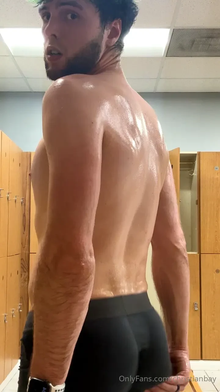 Y all like a sweaty boy who wants these soaking wet underwear 