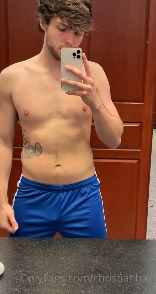 Free balling at the gym and in the sauna 