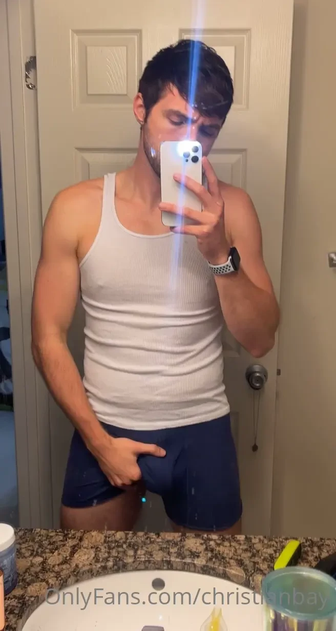 I m home from work about to hit the gym who wants to watch me edge 