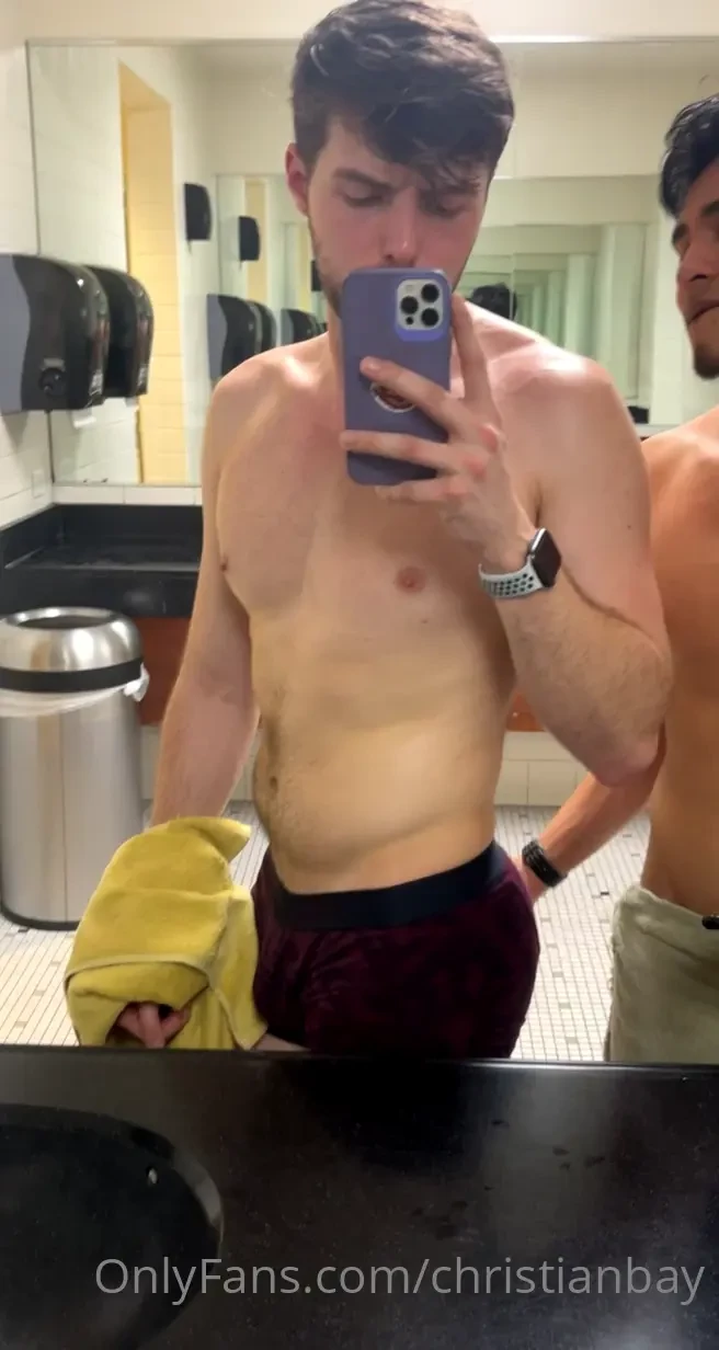 Latinouncutt and i getting caught at the gym but damn look at my ass 