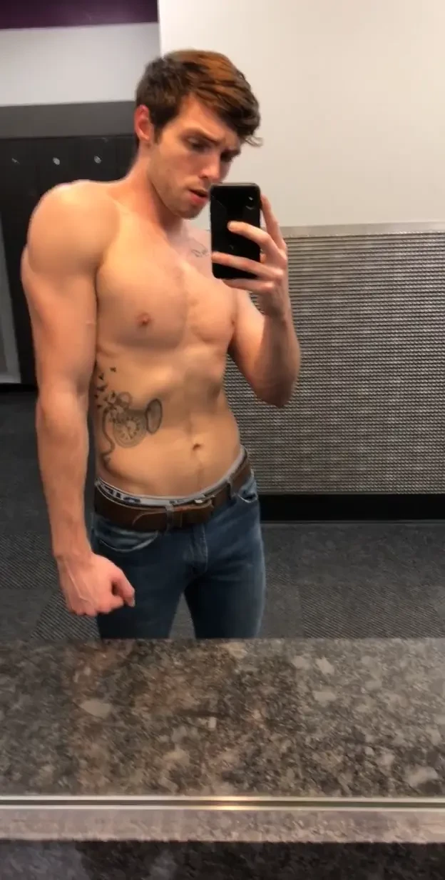 Post workout swoleness gotta get some more size 