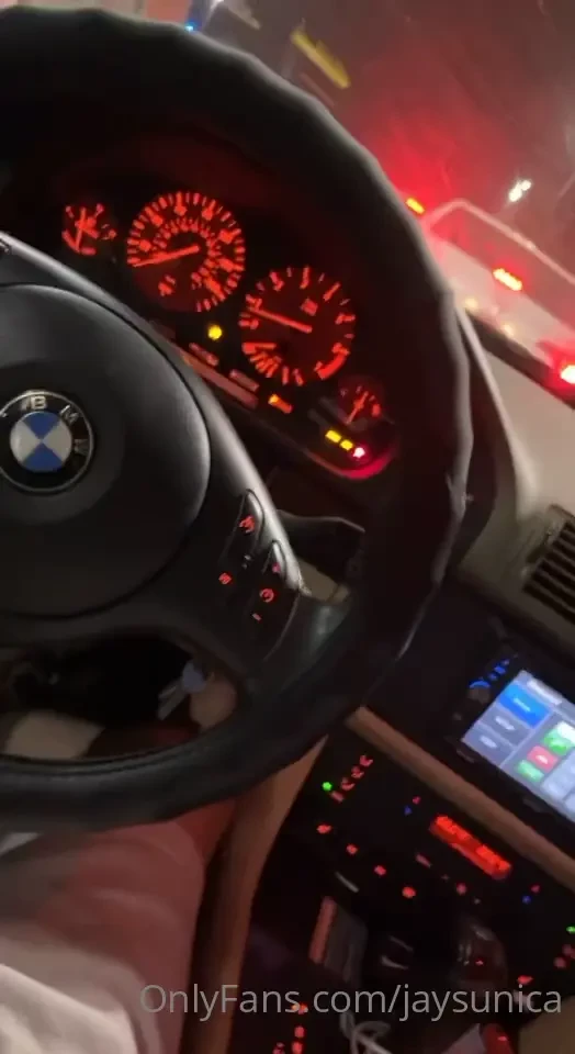 In need of bigger dick for public play 