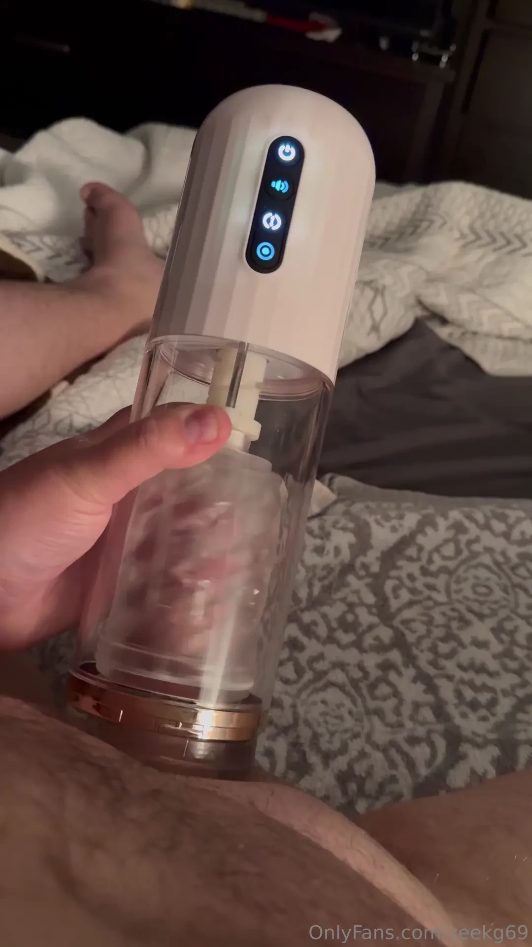 You guys this toy is amazing all the toys you see me use are linked in part 2 