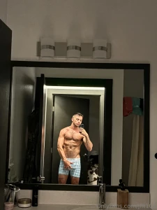 Happy monday let me make your week better