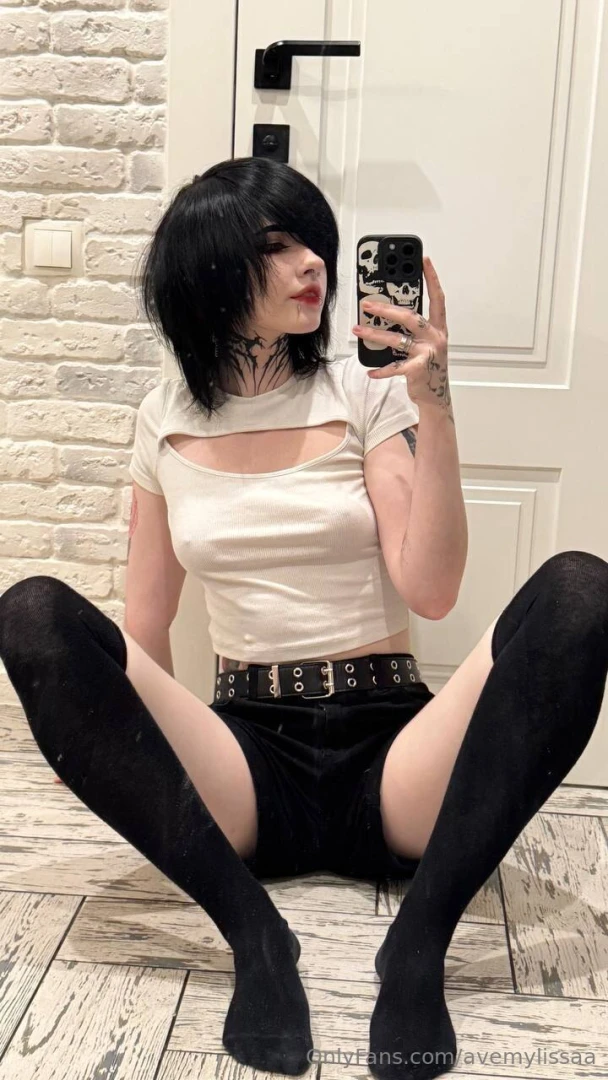 I like high socks looks sexy yes 