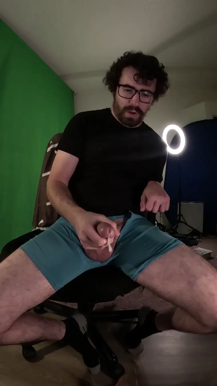 The slow-mo cumshot from tonights stream not as explosive as the last 