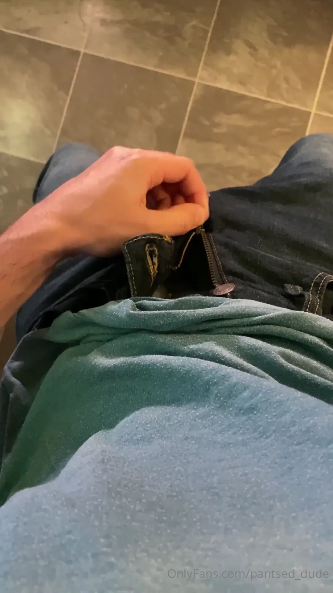 New cumshot video sorry for no cum in a while but i did save up quite 