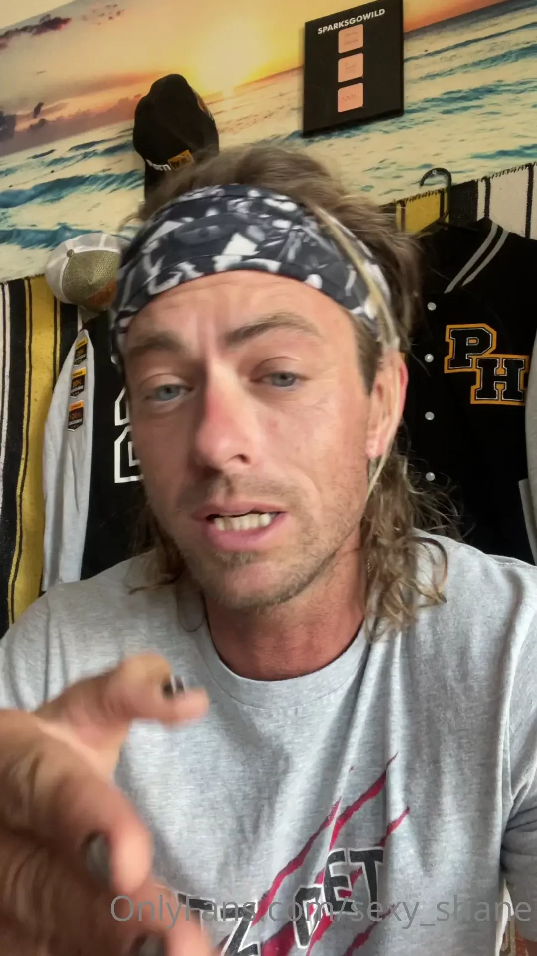 Hey friends i really enjoy sharing all my sexy content with those of 