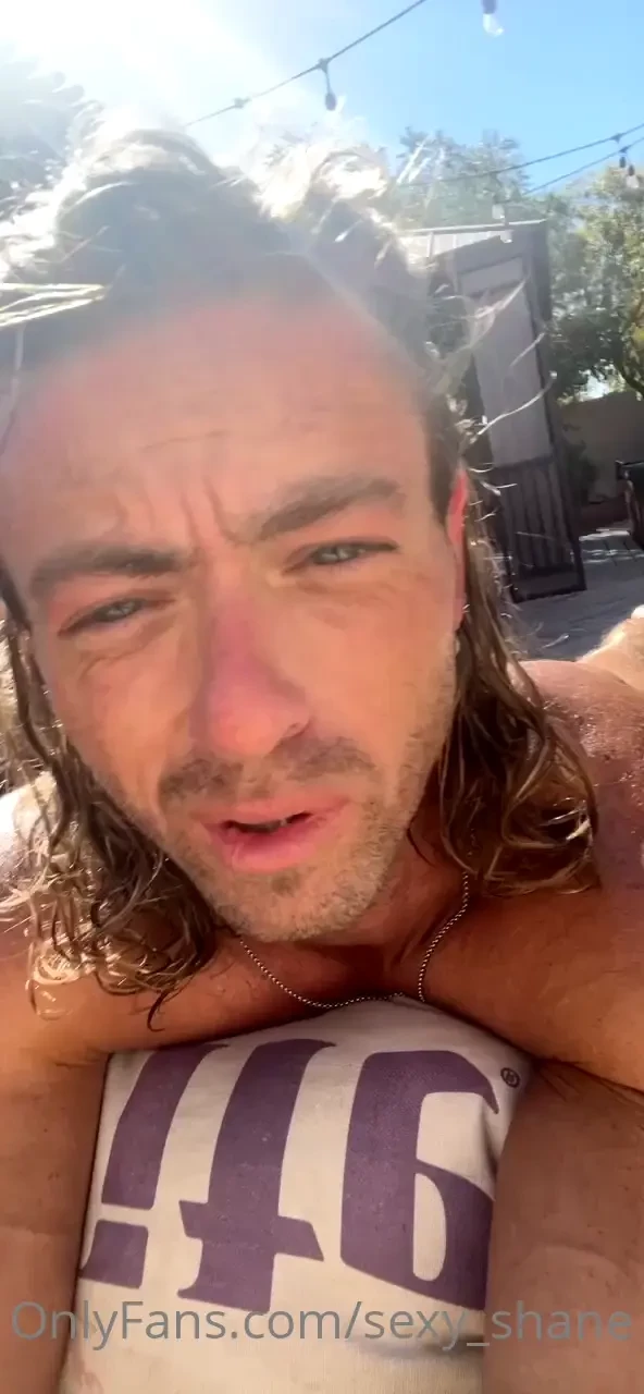 Swipe to watch both vids part 1 