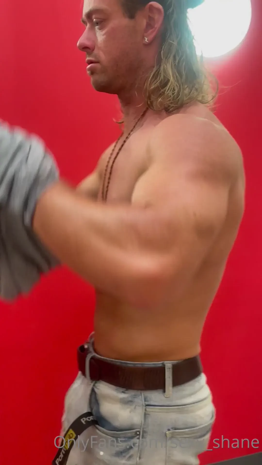 Sneak peak in the changing room 