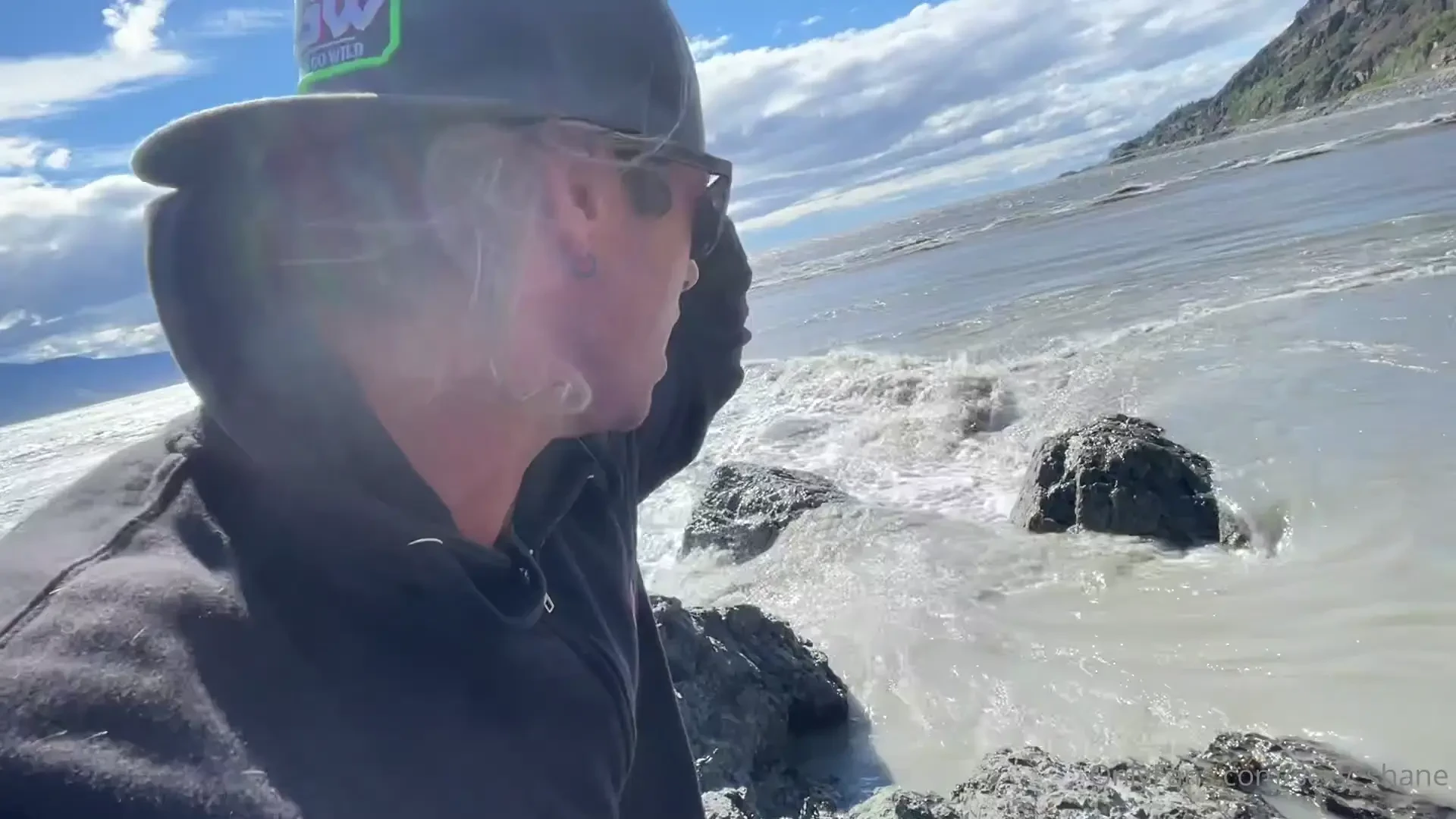 It was so windy outside so it was pointless to keep the audio you 