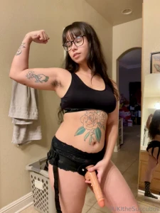 Anyone wanna get topped by their thicc hairy mommy part 2