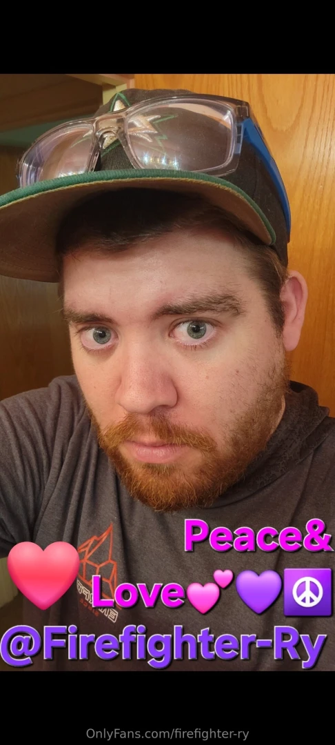 Vote for rewards tough round need all the vote help in this contest 