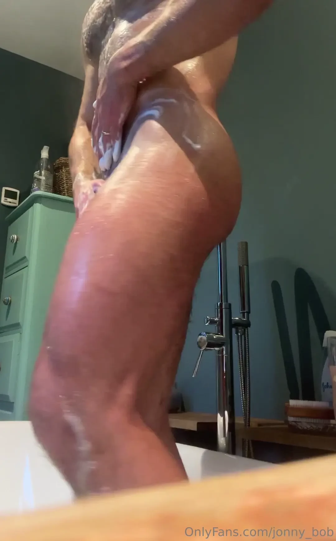 I didn t mean to drop the soap but i m kind of glad i did 