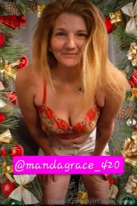 Ad just a woman that loves her imperfect body with a fun freaky side part 1