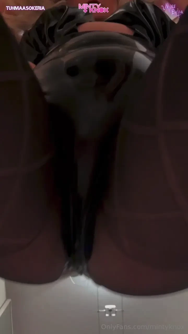 Facesitting video with missevilia amp tuhmaasokeria ur a lucky boy and 