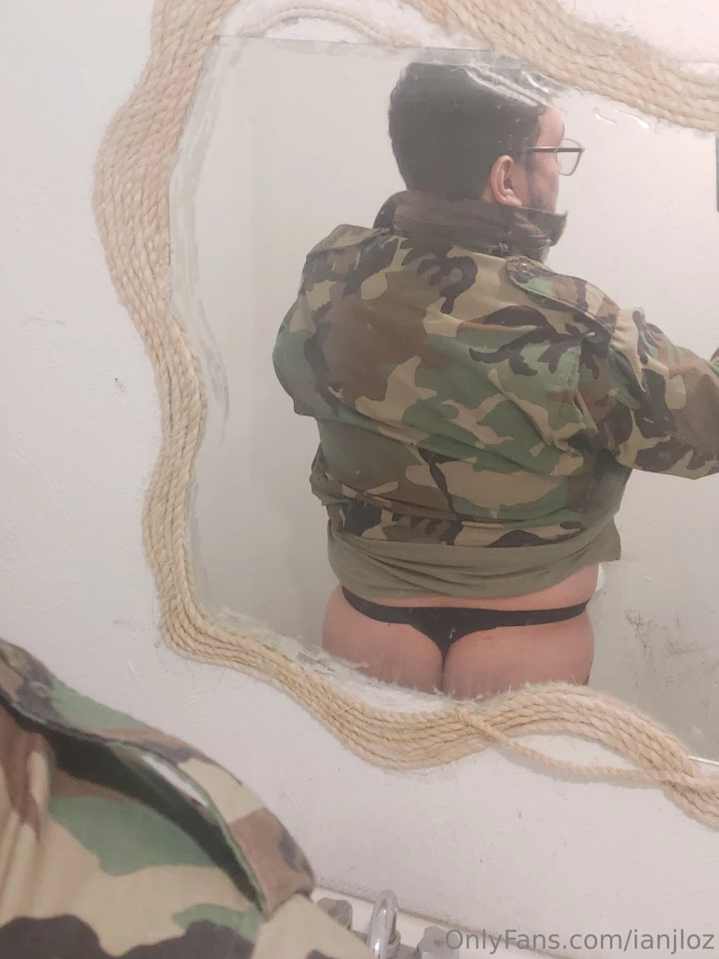 El usar jockstraps es algo que me encanta en especial cuando es una part 1 