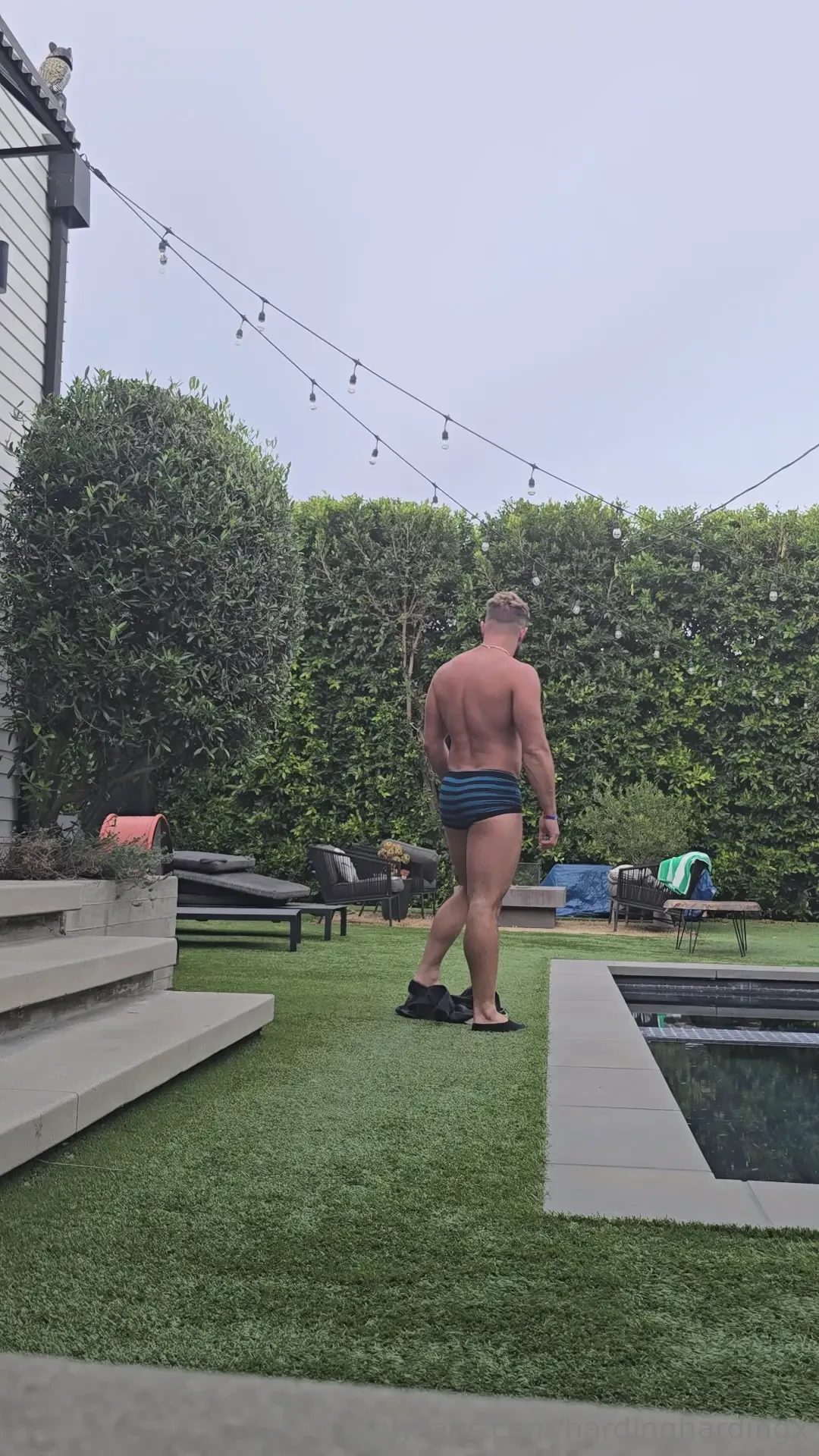 I just ate gyoza ramen and 6 six cookies and it made me horny 