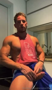 New video in the kitchen who wants it